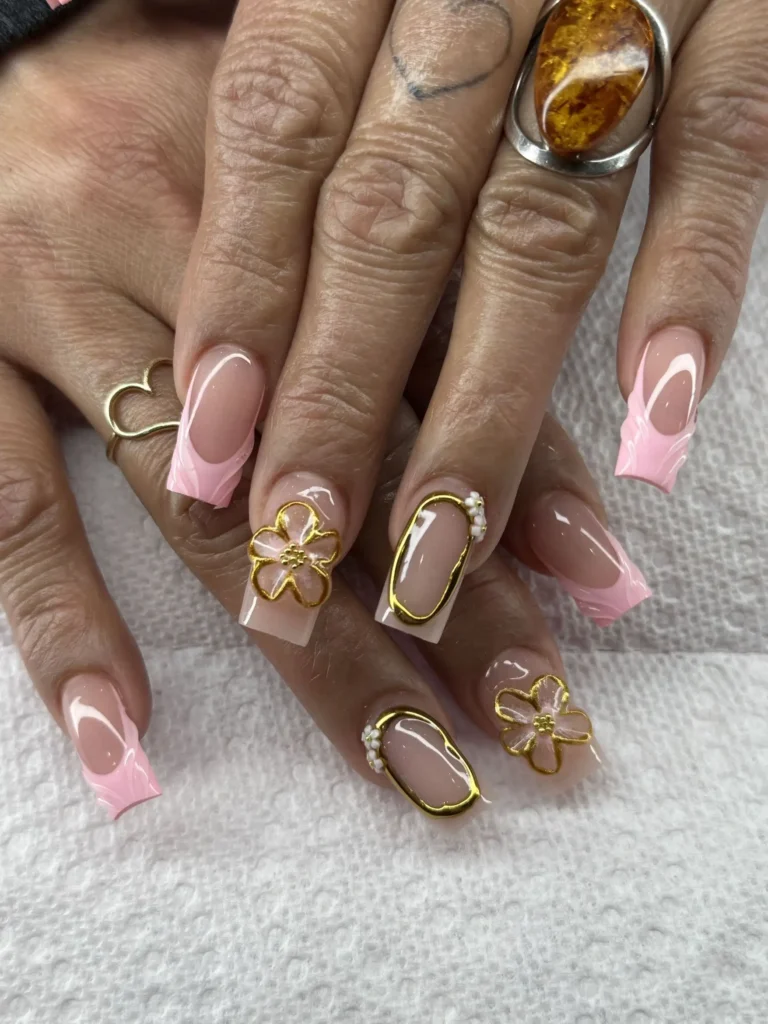 66c0d1463caa4c2bb021571479a58c-lili-nails-inspiration-484dc40dfba542d4bfb0481a780ad7-booksy